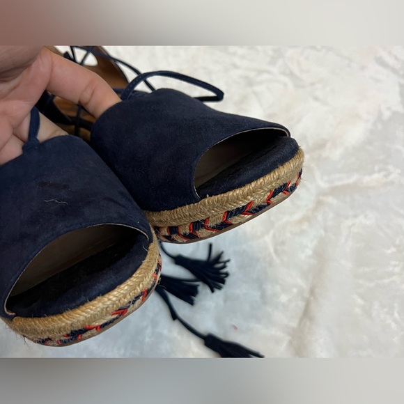 Cabi 6001 Navy Blue Suede Isla Tassel Ankle Tie Espadrille Wedges Size 8.5 - Picture 5 of 6
